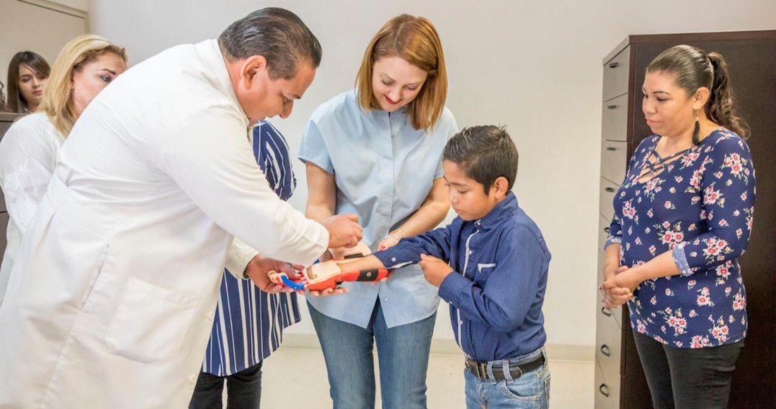 DIF Tamaulipas entrega prótesis impresas en 3D