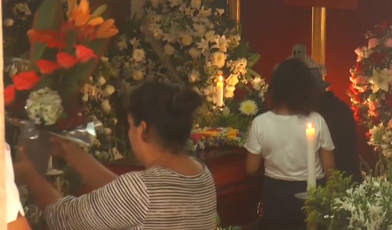 Dan último adiós a doña Chayito, peregrina que murió en accidente en Veracruz