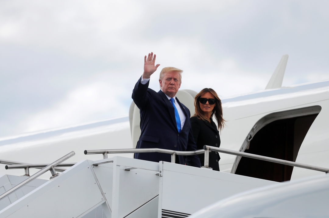 Foto: Donald y Melania Trump en el aeropuerto de Caen, Francia, 6 de junio de 2019