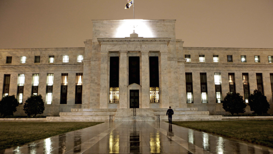 Grandes bancos de EU superan pruebas de estrés de la Fed