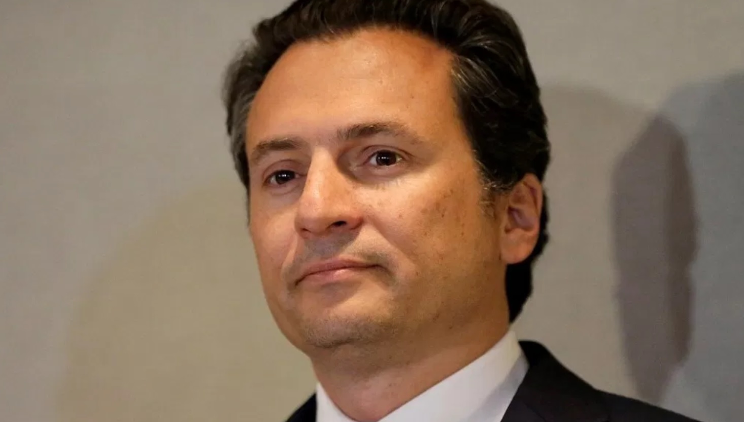 Juez ordena desbloquear cuenta bancaria de Emilio Lozoya