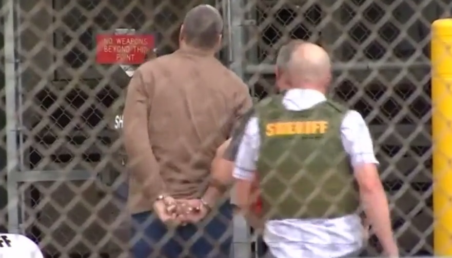 Foto: Policías de Florida arrestaron al exagente Scot Peterson, de 56 años. El 3 de junio de 2019