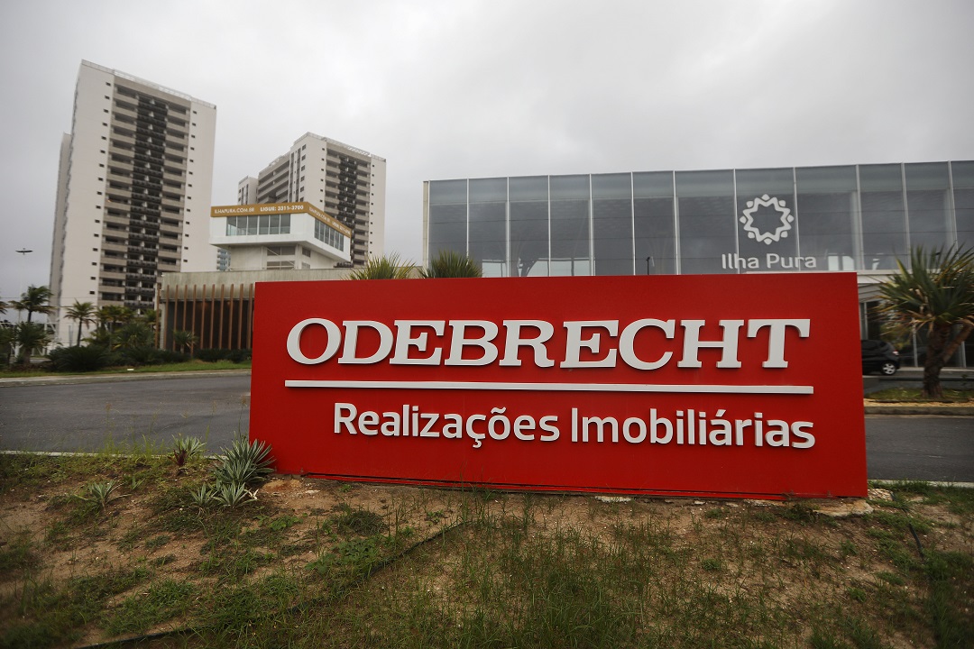 Foto: Letrero de la constructora Odebrecht en una villa de los Juegos Olímpicos de Río. El 12 de abril de 2017