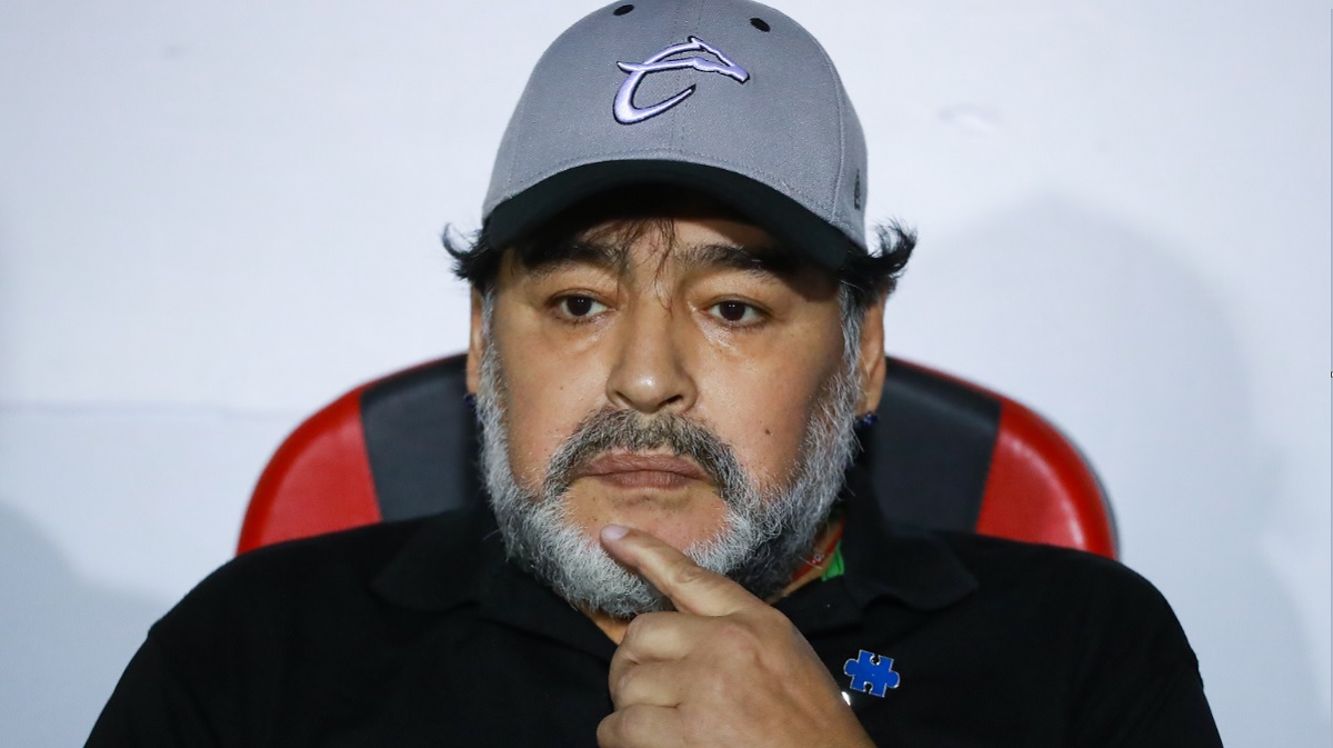 Foto: Diego Armando Maradona durante observa un partido de la Liga de Ascenso en Zacatecas, México. El 27 de abril de 2019