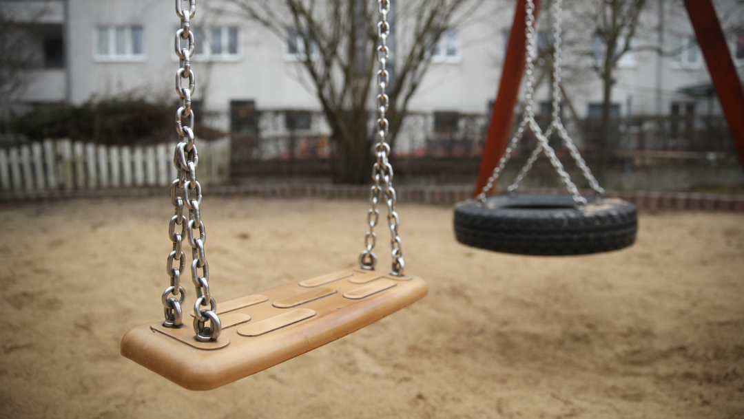 Psicólogo abusó sexualmente de siete niños en un kínder