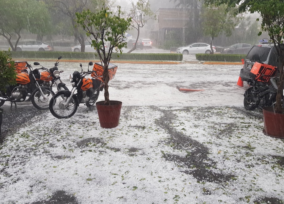 Foto: Una fuerte lluvia acompañada de granizo provoca afectaciones en el área metropolitana de Guadalajara, Tonalá y Zapopan, Jalisco, junio 16 de 2019 (Twitter: @Trafico_ZMG)