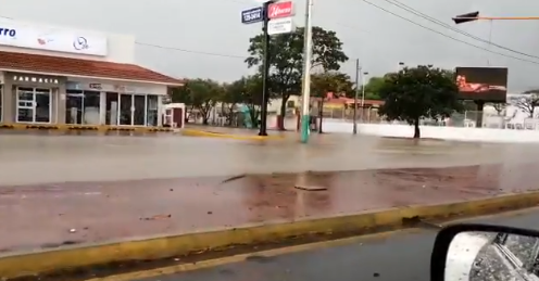 FOTO Lluvias afectan instalación de casillas en Chetumal, Quintana Roo (Twitter @novedadesqroo 2 junio 2019)