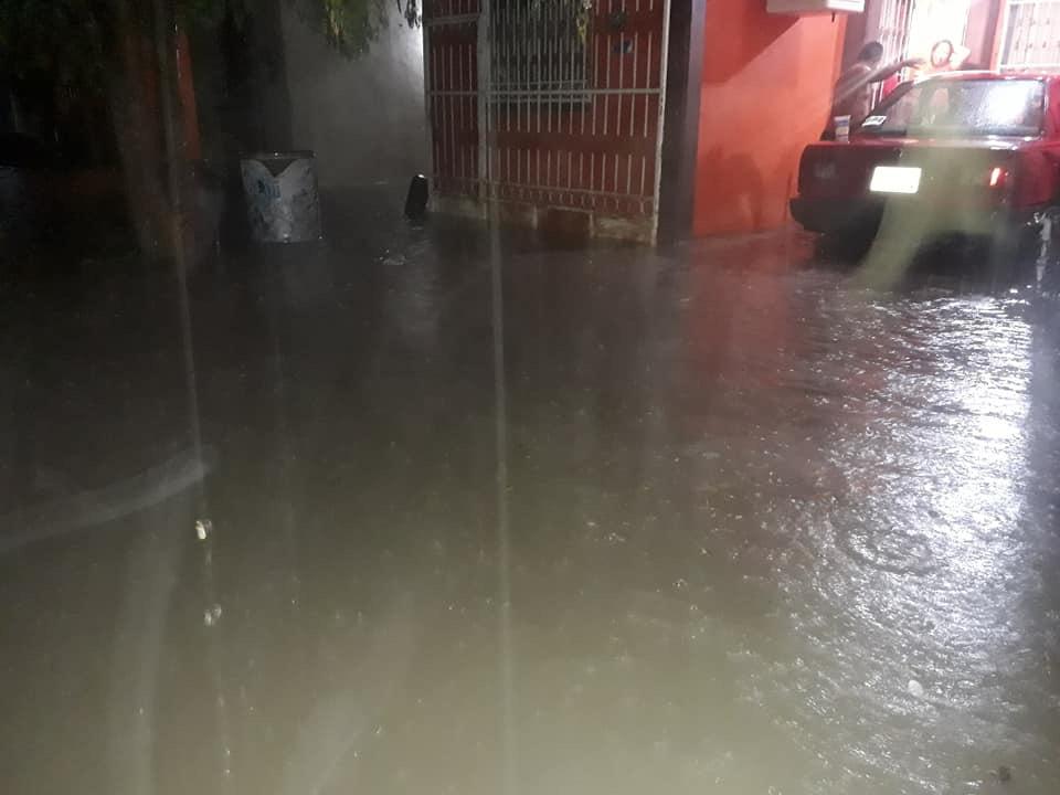 Foto Lluvias causan inundaciones y rescate de cuatro persona 11 junio 2019