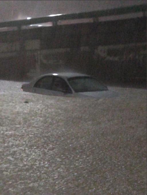 Foto Inundaciones y rescate de personas por lluvias en Nuevo León 11 junio 2019