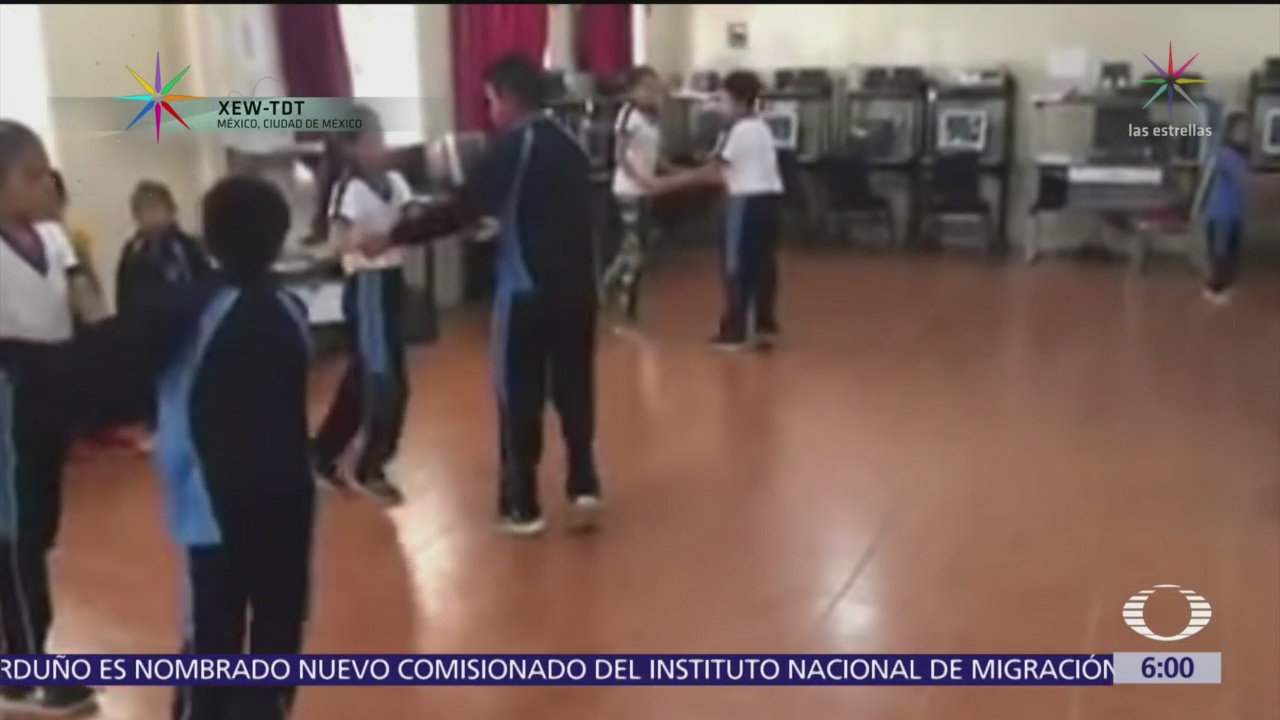 Maestro combina baile y educación en Oaxaca