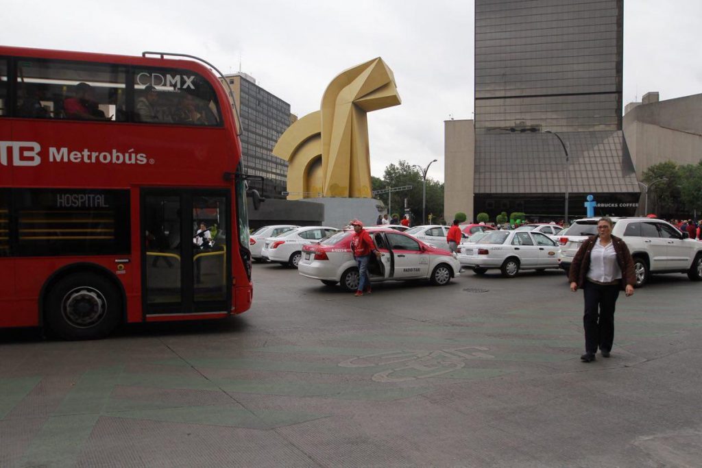 FotoManifestación de taxistas genera largas filas en Metro y Metrobús 3 junio 2019