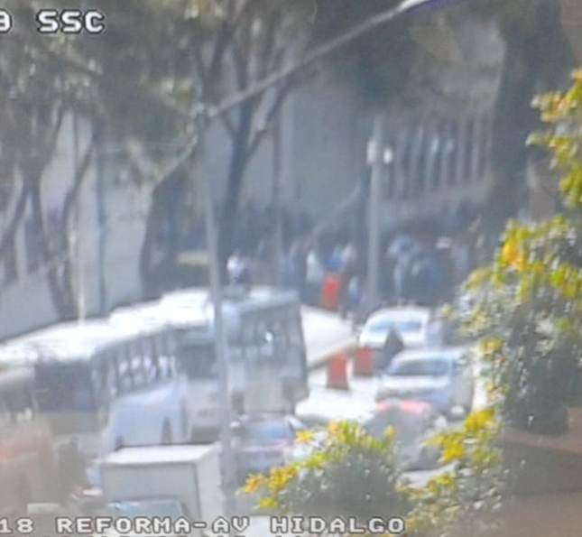 Foto Manifestantes bloquean ambos sentidos en avenida Hidalgo 27 junio 2019