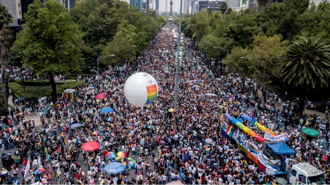 Miles de personas participan en la Marcha del Orgullo Gay en CDMX