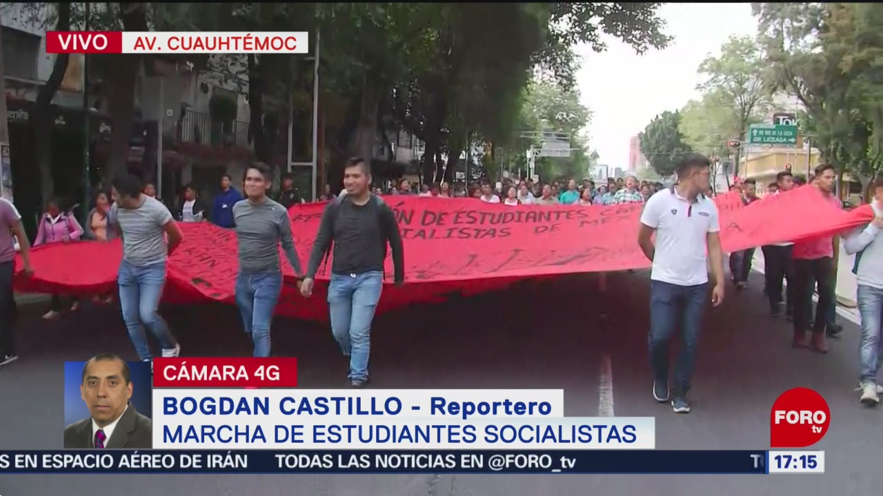 Foto: Marchan estudiantes socialistas en la CDMX