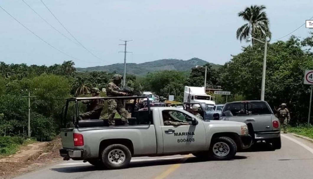 Liberan a marinos retenidos por autodefensas en Guerrero