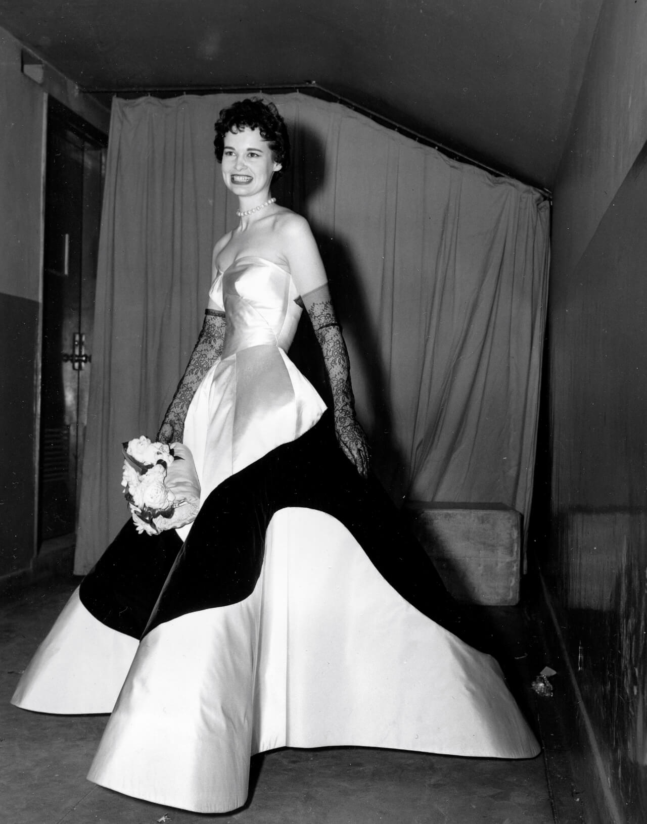 Muere Gloria Vanderbilt, ícono de la moda, a los 95 años (AP, 1953)