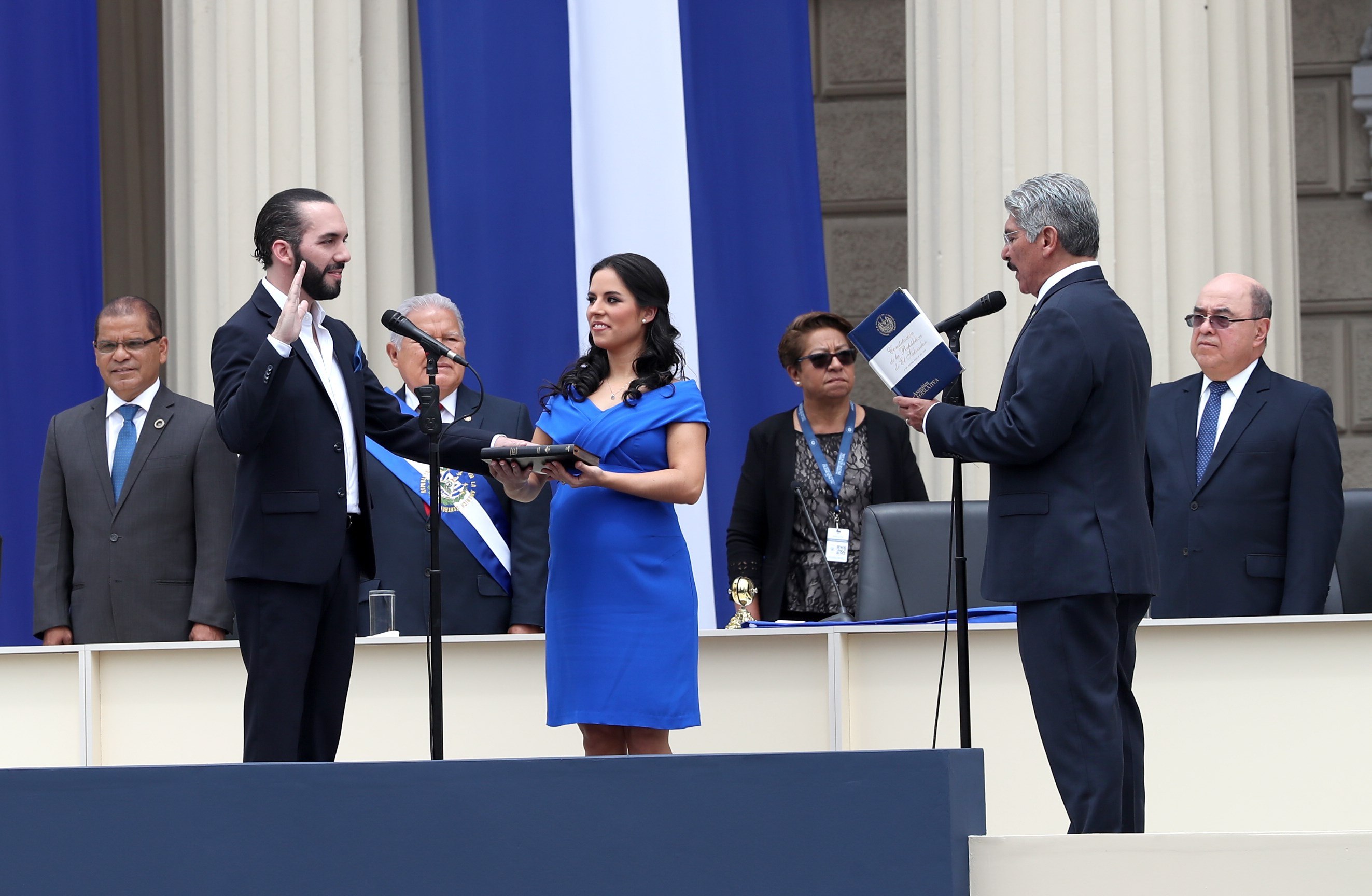 Foto: El empresario Nayib Bukele (i) asume la Presidencia de El Salvador para el período 2019-2024