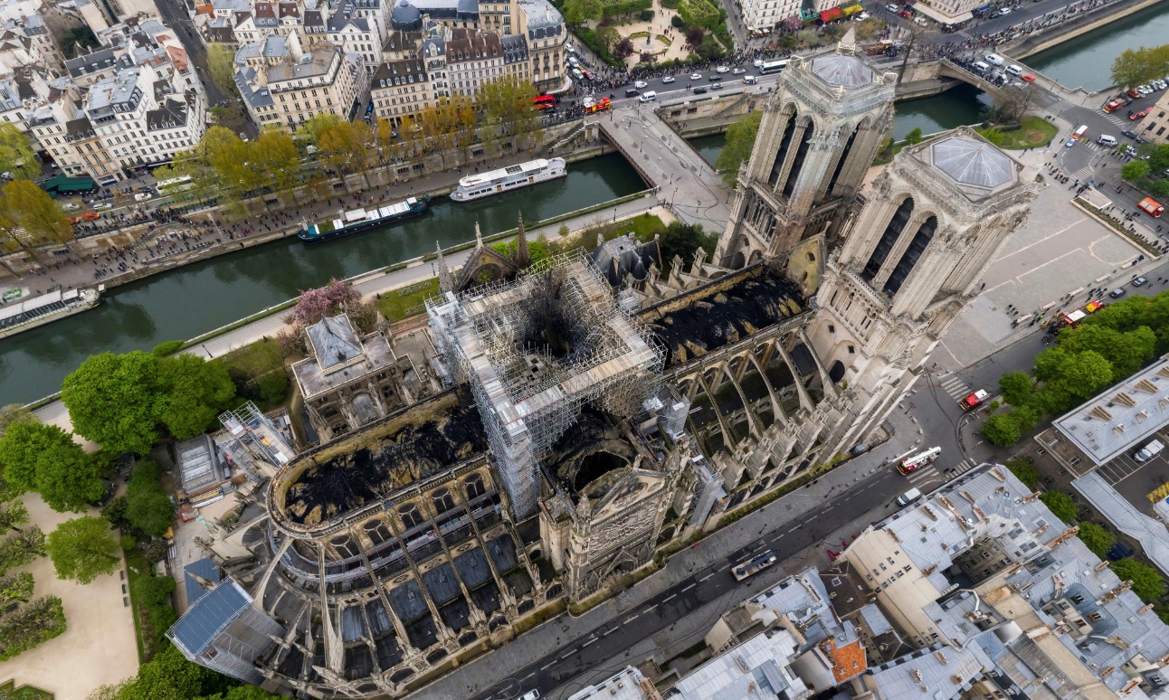 Notre Dame celebra este domingo su primera misa tras el incendio