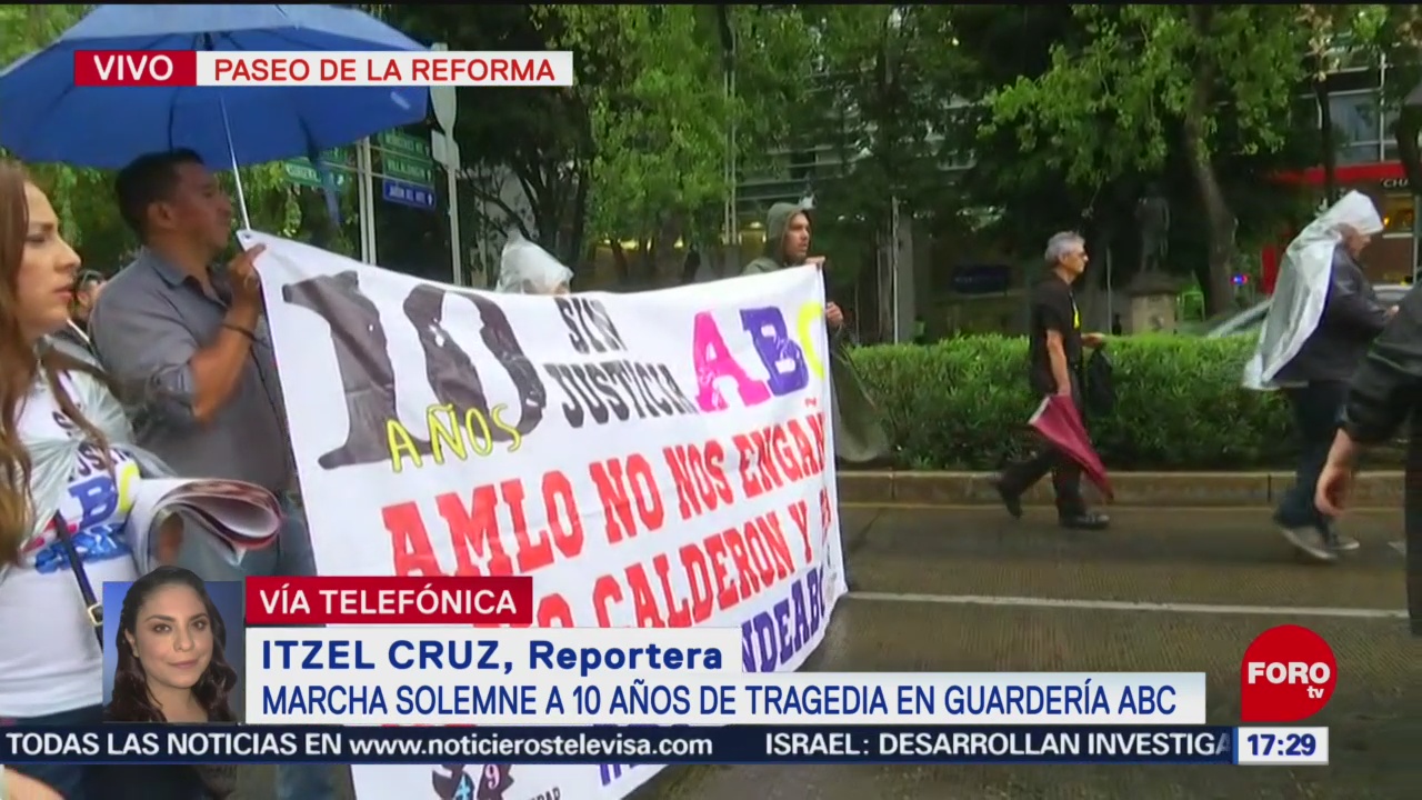 Padres de niños de la Guardería ABC marchan sobre Reforma