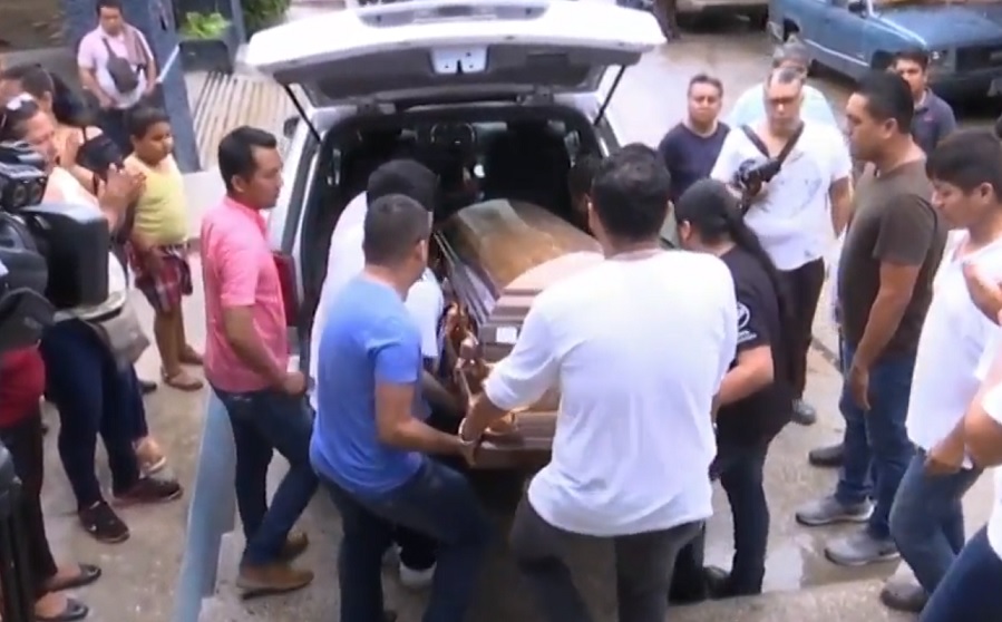 Llegan a Chiapas 13 víctimas mortales del accidente en Cumbres de Maltrata