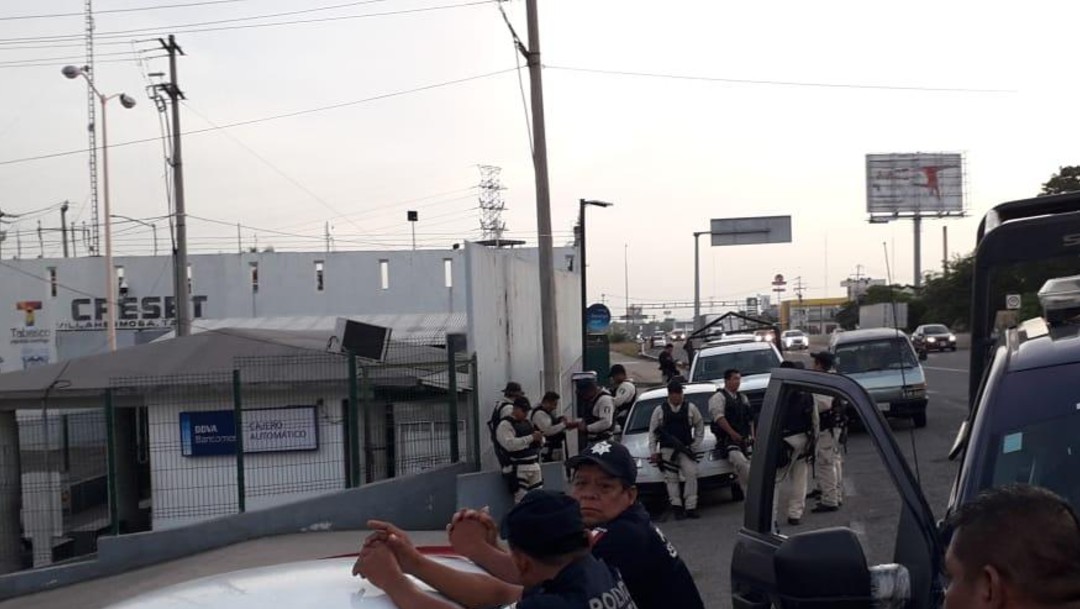 Foto: Policías vigilan Centro de Reinserción Social de Tabasco, 25 de junio de 2019, México 