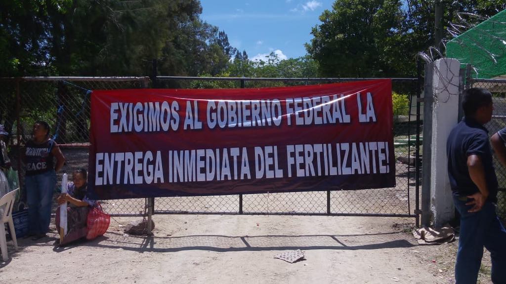 Foto: campesinos exigen la entrega de fertilizantes, 27 de junio 2019. Twitter @Janosikgarciaz