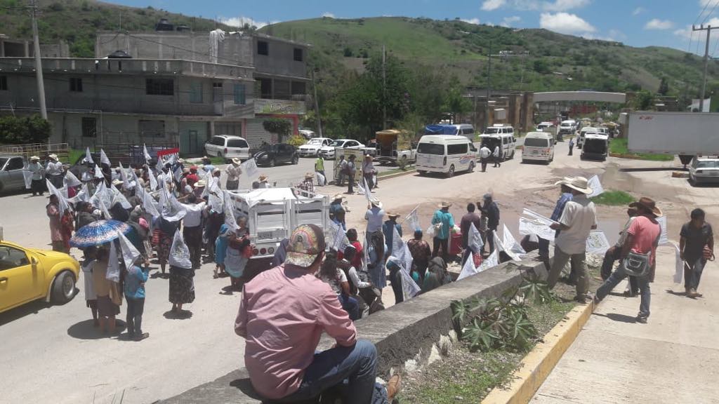 Foto: Protesta de campesinos en Guerrero. 27 de junio 2019. Twitter @Janosikgarciaz