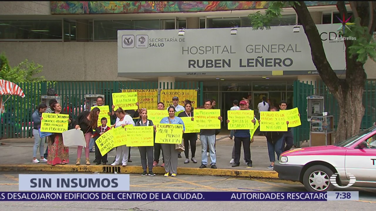 Protestan en Hospital Rubén Leñero por falta de insumos