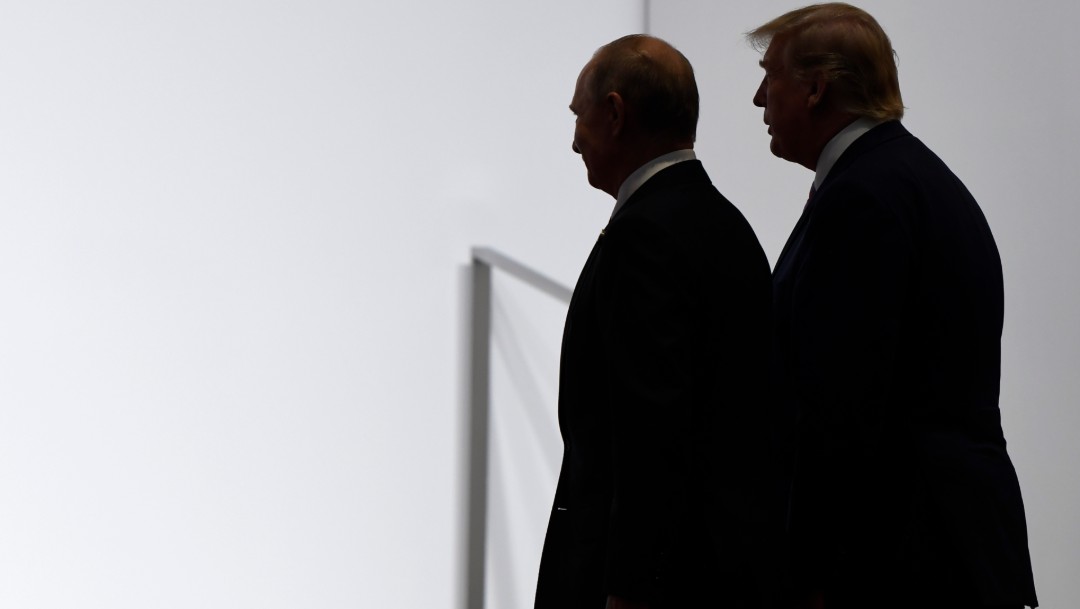 Foto: El presidente ruso VladImir Putin (I) durante la reunión con su homólogo estadounidense, Donald Trump (D) en la Cumbre G20, 28 junio 2019