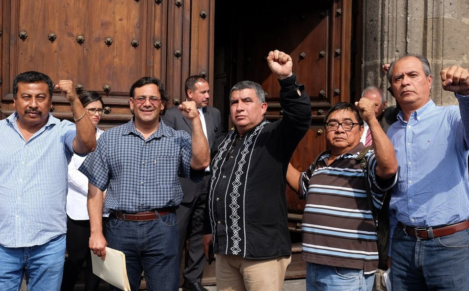 AMLO promete reinstalar a maestros cesados, afirma CNTE