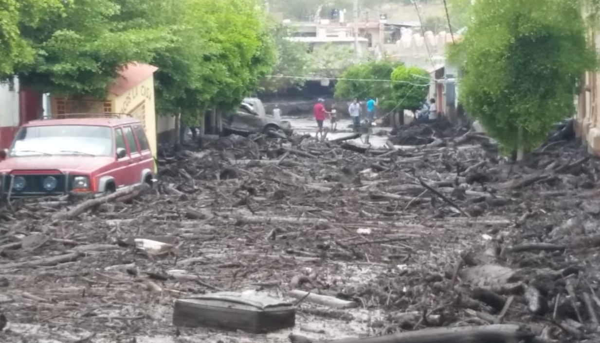 Emergencia en Jalisco por el desbordamiento del Río Apango