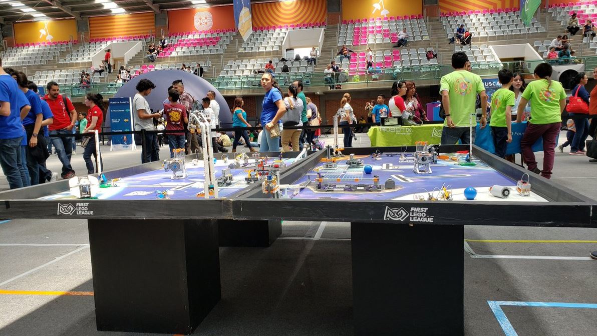 Foto: El interés por la robótica ha llevado a que muchos de los niños lleguen a competencias internacionales, el 8 de junio de 2019 (Twitter @samsungmobilemx)