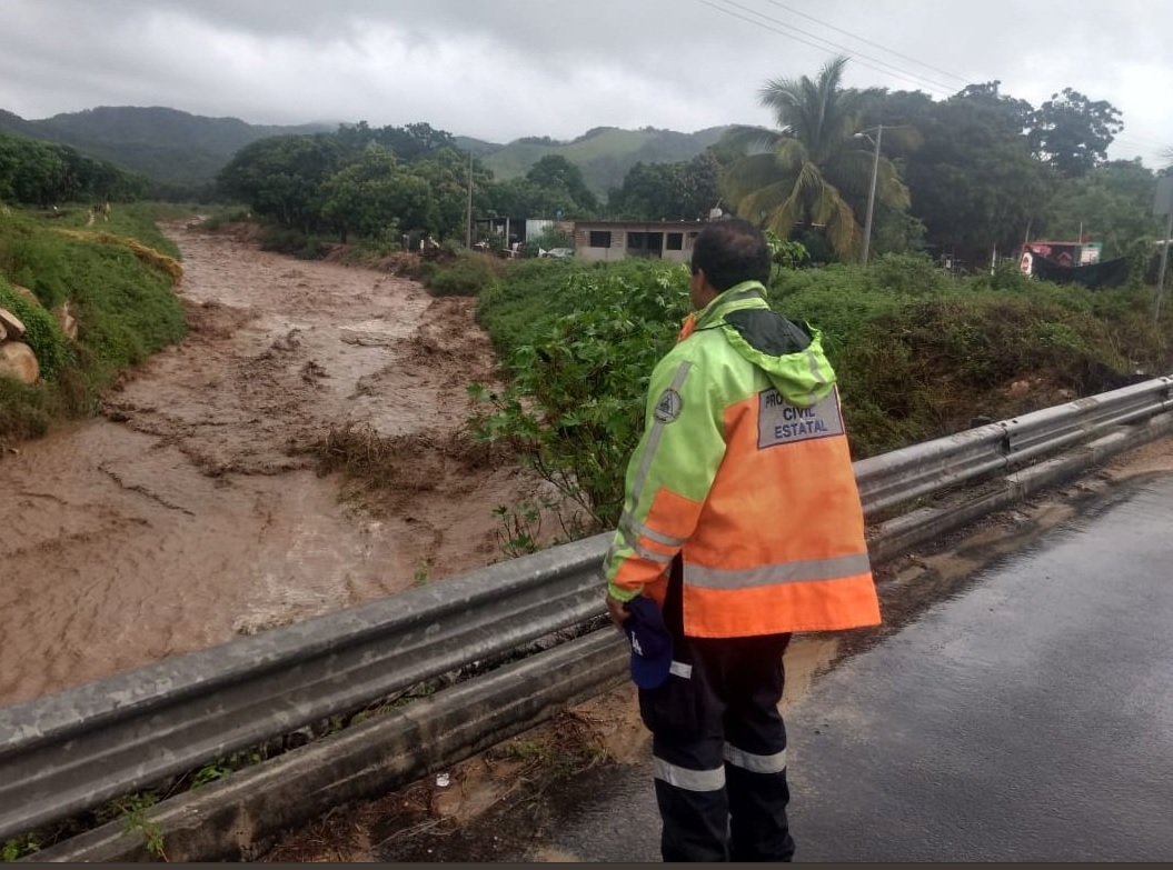 Foto: se prevén lluvias en Colima por onda tropical número 1, 5 de mayo 2019. Twitter @PC_Colima