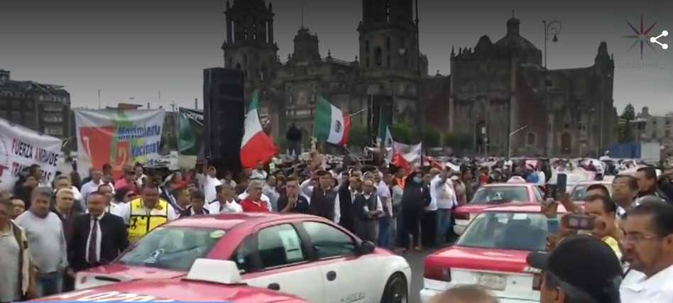 Foto: Taxistas se manifiestan en el Zócalo capitalino, 3 de junio de 2019, Ciudad de México 