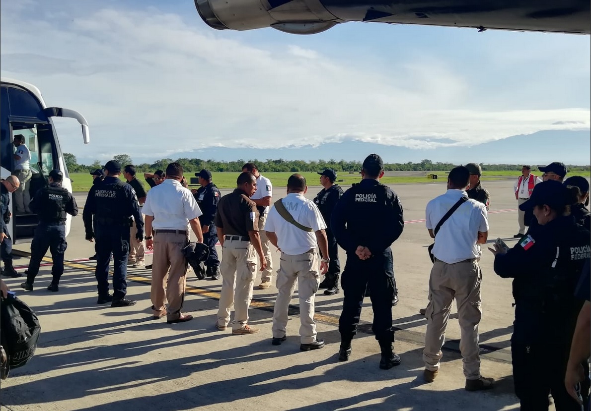 Foto: Deportan a 68 cubanos de Chiapas a La Habana, 3 de junio 2019. Twitter @INAMI_mx
