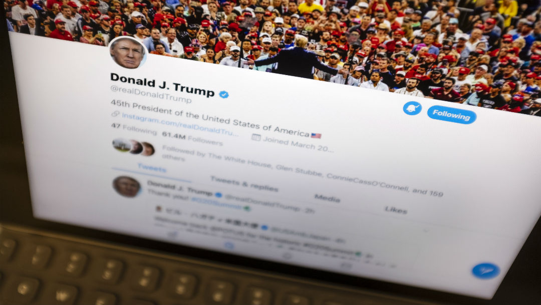 Próximos tuits ofensivos de Trump podrán ser tapados por una advertencia, informa Twitter
