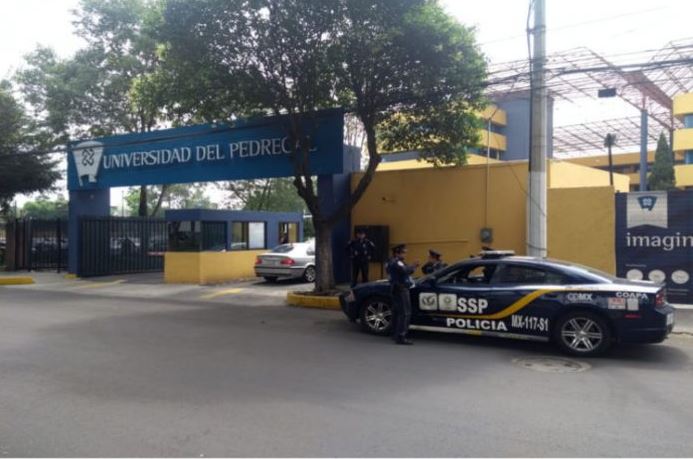 Foto: Una patrulla de la Policía capitalina hace guardia afuera de la Universidad del Pedregal, 14 junio 2019