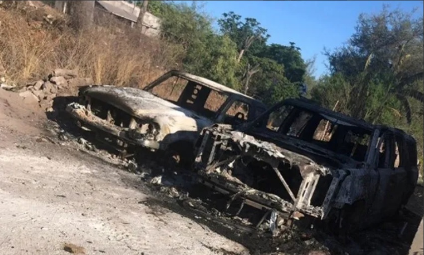Foto: vehículos incendiados en Sonora, 21 de junio 2019. Twitter @Expresoweb