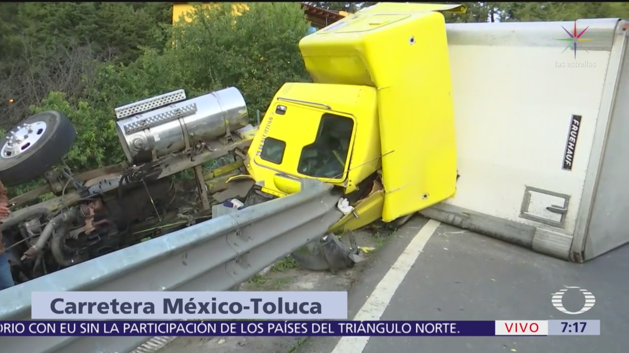 Volcadura de tráiler afecta circulación en carretera México-Toluca, hacia CDMX