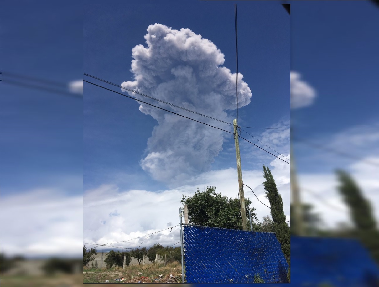 Volcán Popocatépetl registra explosión con enorme fumarola
