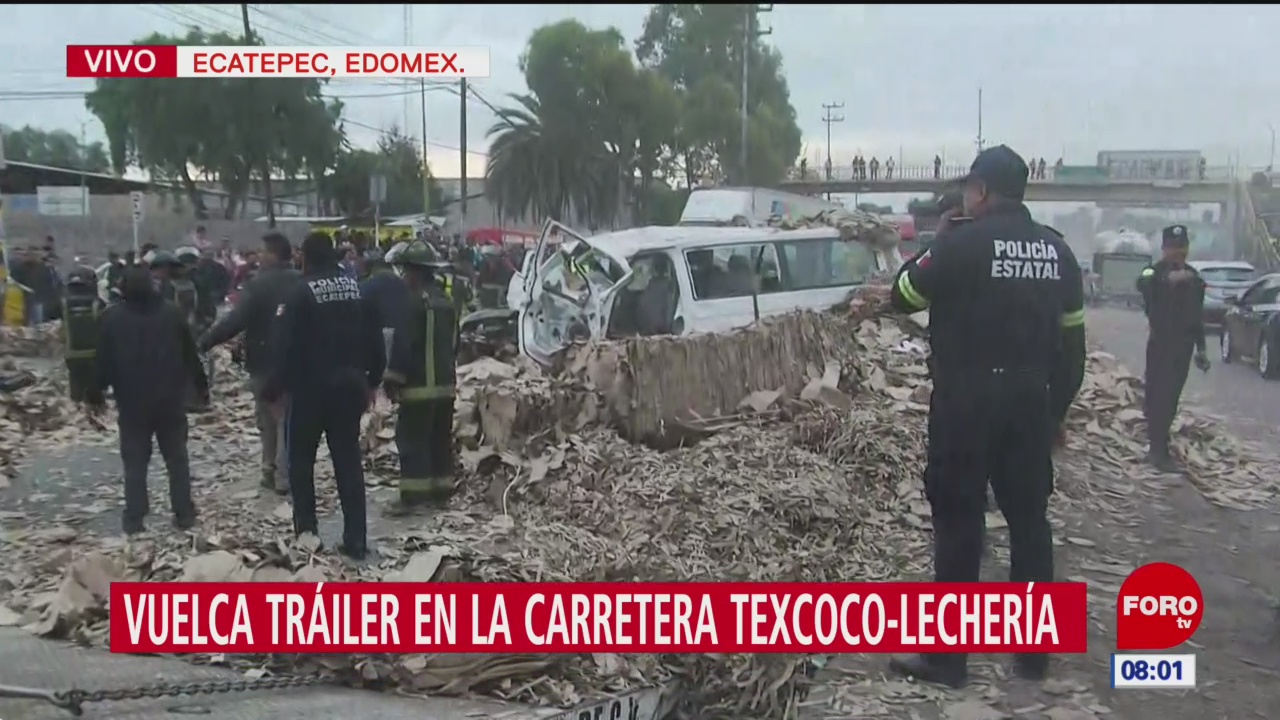 Vuelca tráiler en la carretera Texcoco-Lechería; muere una persona