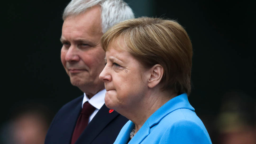 FOTO Merkel sufre nuevos temblores, tercera ocasión en un mes (AP)