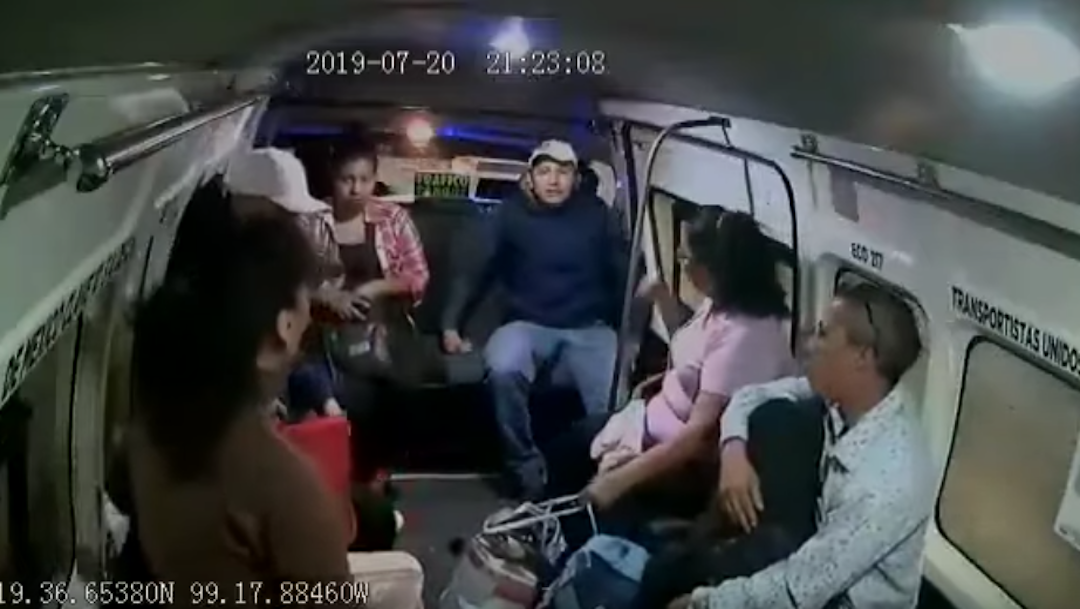 Foto Video: "¡De aquí nadie se baja!", advierten asaltantes a combi en Edomex 24 julio 2019
