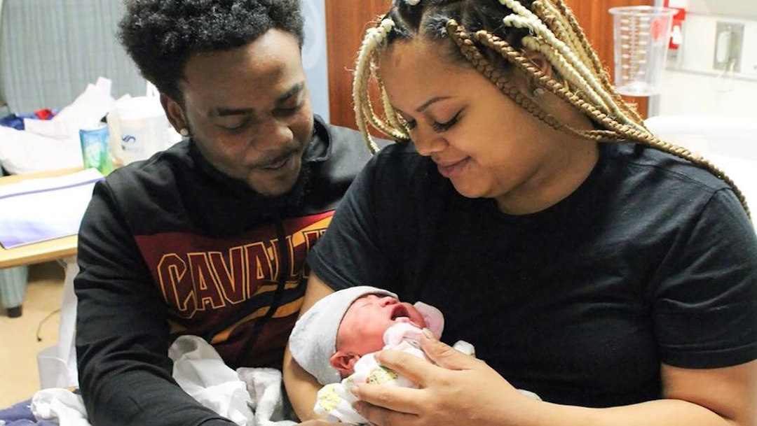 Foto: Rachel Langford y Johntez Brown son los padres de la bebé más exacta del mundo. 16 de julio 2019