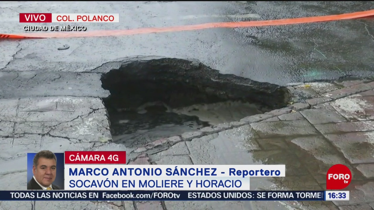 FOTO: Cae auto a socavón en Polanco, CDMX