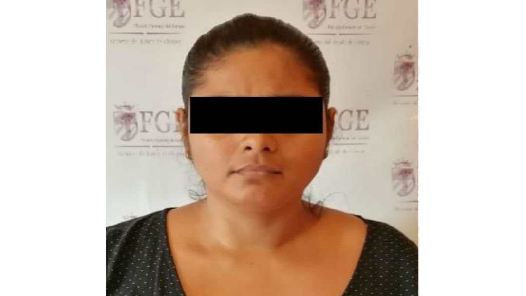 Detienen a mujer en Chiapas por distribuir fotos sexuales de su hija de 9 años