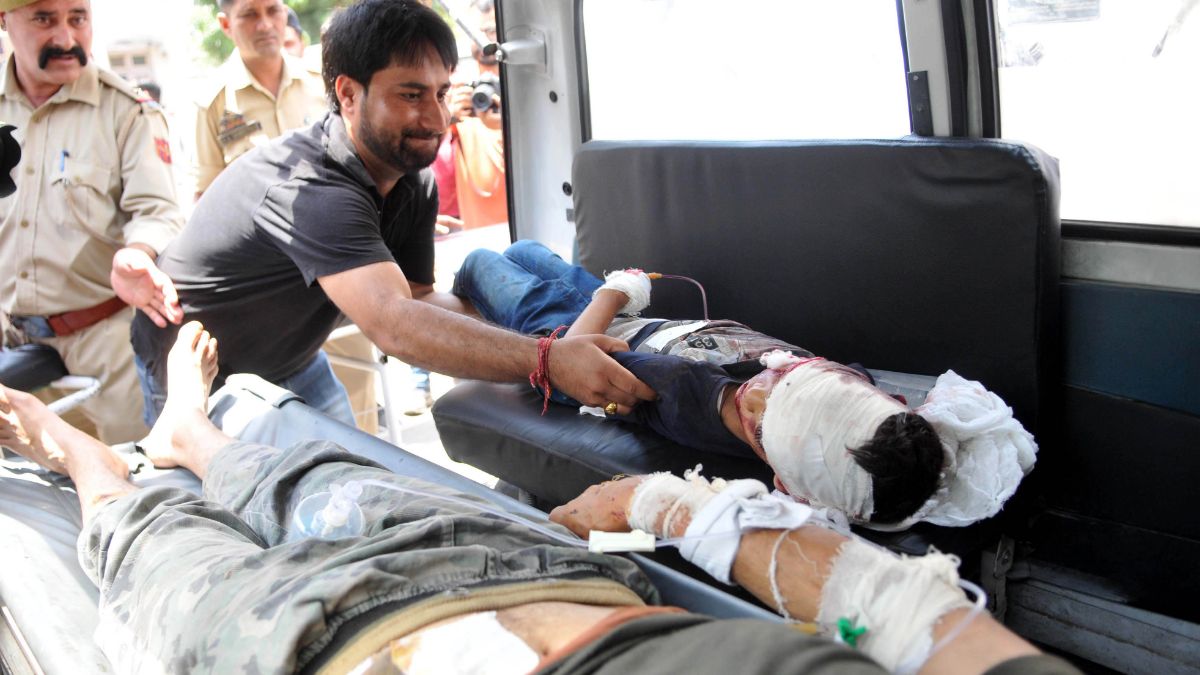 Foto: 35 personas murieron y otras 17 resultaron heridas en el accidente carretero en Kishtwar, Cachemira. India. El 1 de julio de 2019