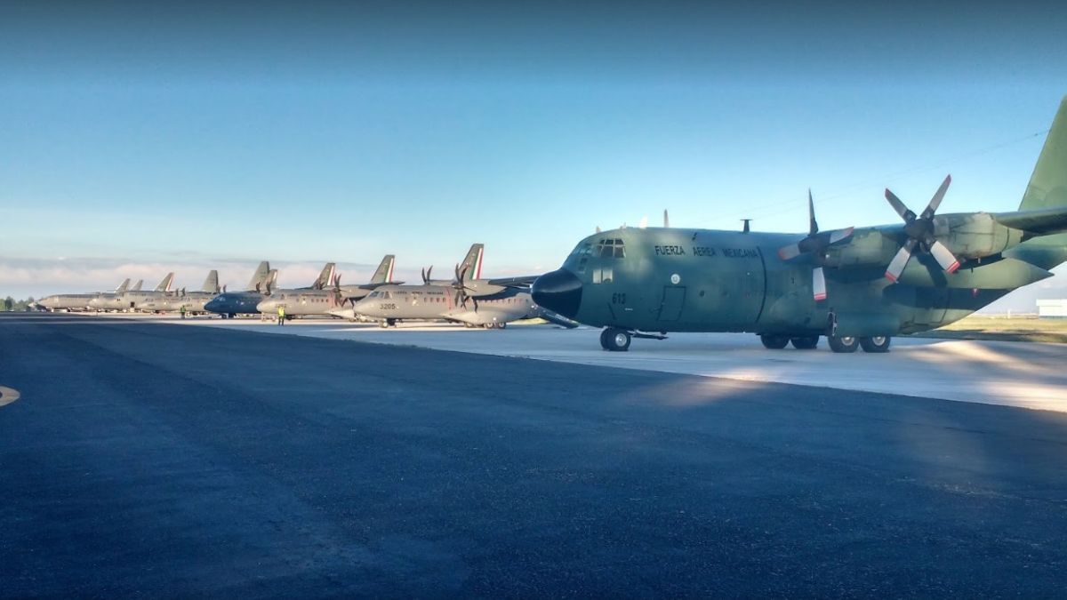 Foto: Aeronaves del Ejército mexicano paradas en la Base Aérea de Santa Lucia