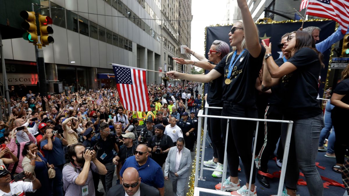 Foto: Miles celebraron en las calles de Nueva York el campeonato mundial de futbol de la selección femenil de Estados Unidos. El 10 de julio de 2019