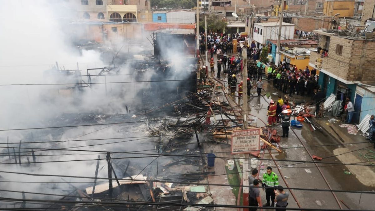 Foto: Incendio en la provincia portuaria del Callao, en Lima, Perú. El 25 de julio de 2019